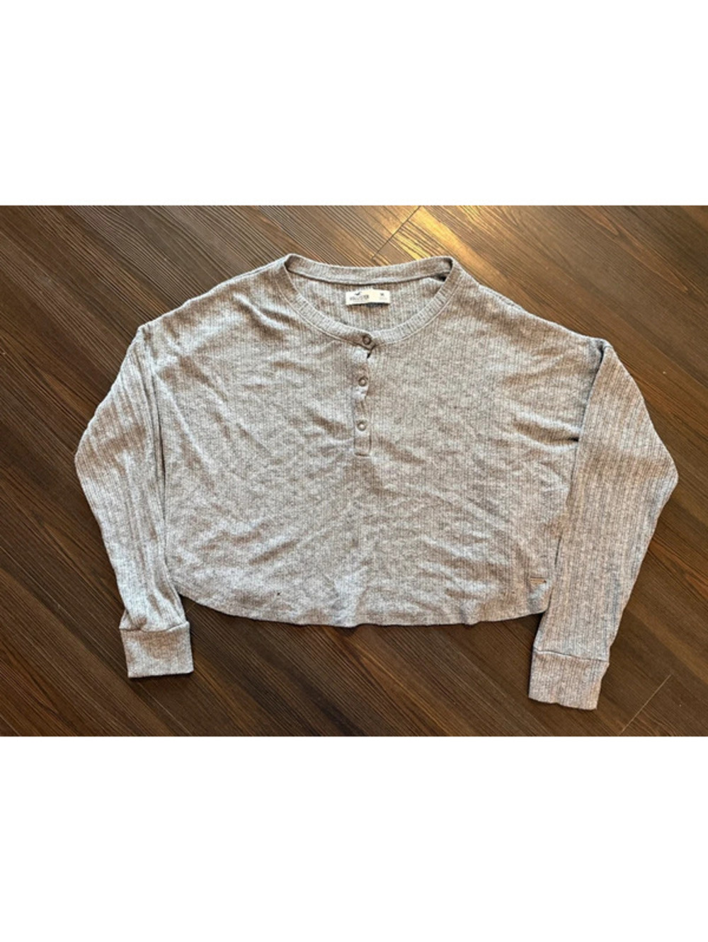 Hollister Cropped Boxy Oversized Snap Front Henley Size medium Gray Sweater Top